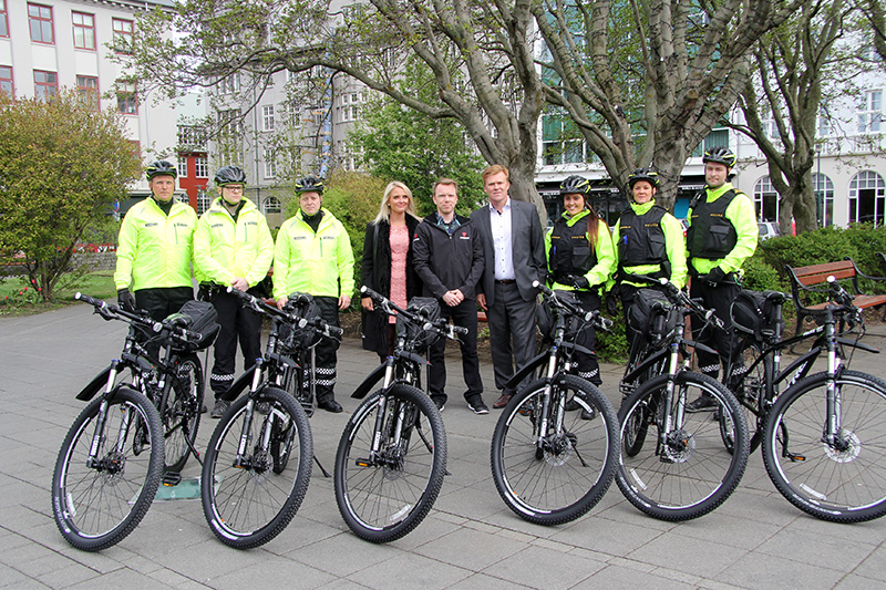 Lögreglan fær sex sérútbúin lögreglureiðhjól að gjöf frá Arion banka - mynd