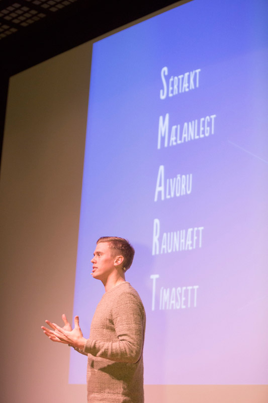 10 þúsund stelpur, strákar, mömmur og pabbar hafa sótt fjármálafræðslu Jóns Jónssonar á vegum Arion banka - mynd