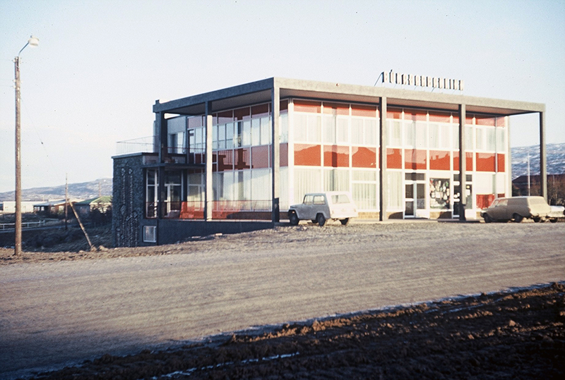 Útibúið á Egilsstöðum opnar sýningu - mynd