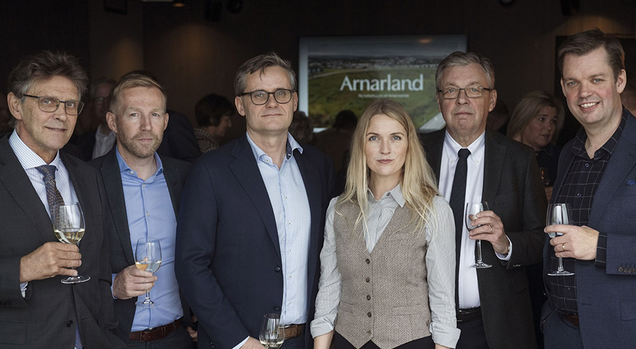 Gunnar Einarsson bæjarstjóri Garðabæjar, Benedikt Gíslason bankastjóri Arion banka, Hálfdan Guðni Gunnarsson forstjóri Parlogis, Þorgerður Arna Einarsdóttir framkvæmdarstjóri Arnarlands, Kristján Jóhannsson stjórnarformaður Icepharma og Jóhann Ingi Kristjánsson stjórnarformaður Ósa og Arnarlands. - mynd