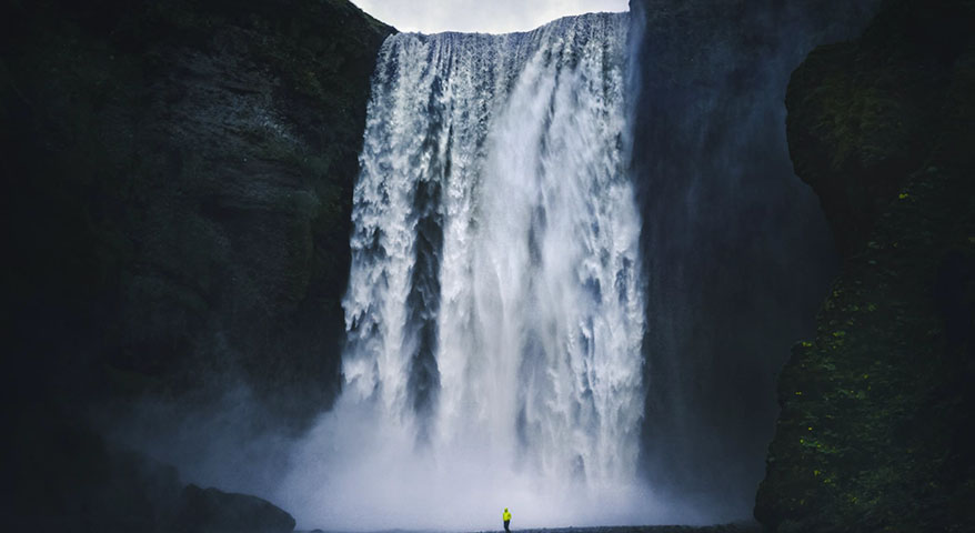 Efnahagshorfur 2020-2022: Brotist í gegnum kófið - mynd